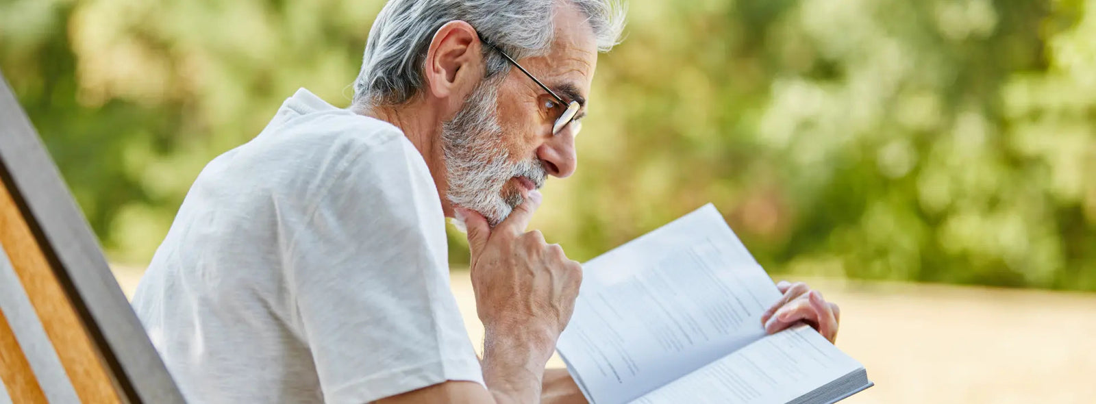 Lifestyle and nutrition support for slowing macular degeneration progression